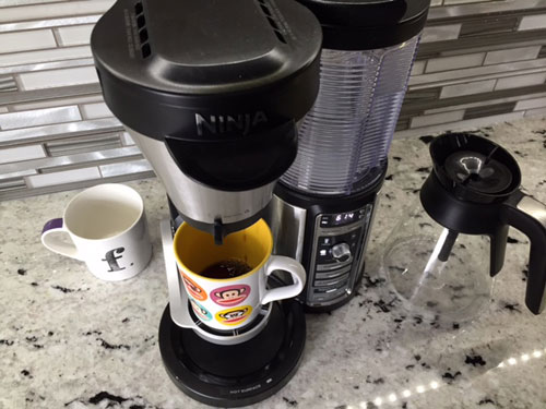 https://foodmamma.com/wp-content/uploads/2016/05/ninja_coffee_brewing.jpg