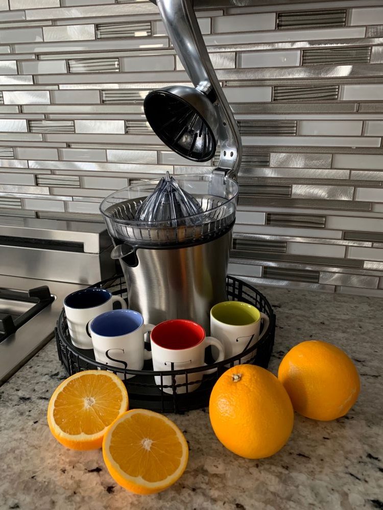 https://foodmamma.com/wp-content/uploads/2019/12/citrusjuicer1-e1575359567465.jpg