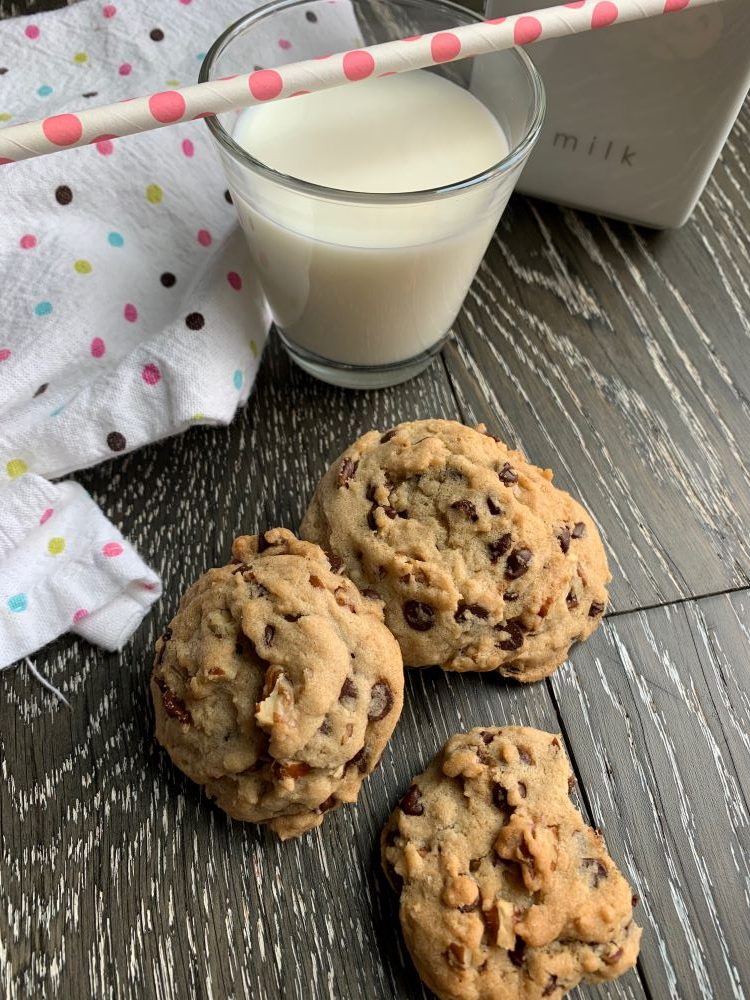 Doubletree Chocolate Chip and Pecan Cookies