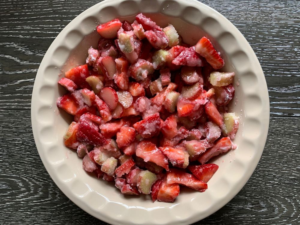 Strawberry Rhubarb Crumble